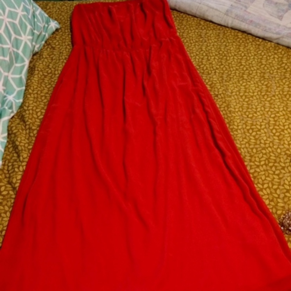 Red maxi strapless dress